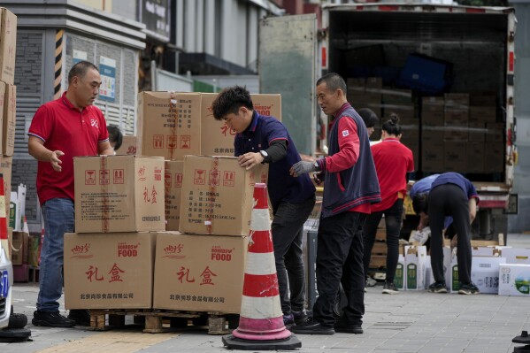 随着中国政府继续努力应对需求滞后，8月份